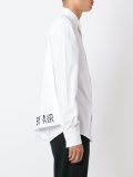 标志印花衬衫