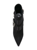 Plinia booties