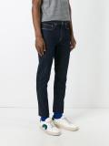 slim-fit jeans 