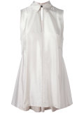 sleeveless shirt