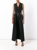 sleeveless slit coat