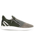 Runner sneakers