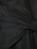 露肩垂褶晚礼服