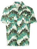spread collar shirt