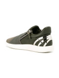 Runner sneakers