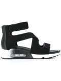 Lips sandals