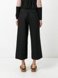 wide-legged cropped trousers