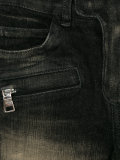 zipped pockets jeans 