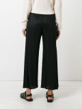 pleated trousers