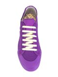 lateral logo sneakers