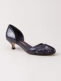 low-heel pumps