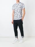 褶裤脚牛仔裤
