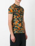 camouflage print T-shirt