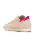lace up sneakers