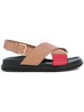 crossover Fussbett sandals