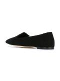 pointed slippers