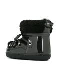 lace-up snowboots