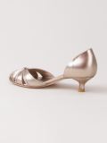 low-heel pumps