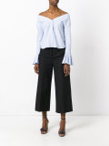 wide-legged cropped trousers