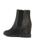 'Gong' boots