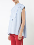 sleeveless shirt
