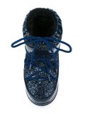 'Flirting' snow boots