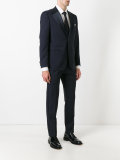 single breasted suit