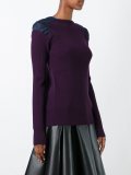 contrast shoulder jumper