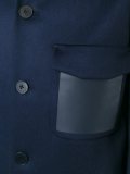 钮扣夹克