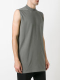 sleeveless T-shirt