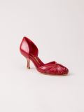 round-toe pumps