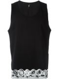logo饰坦克背心