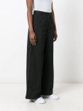 wide-legged trousers