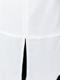 sleeveless round neck blouse