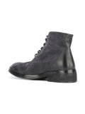 lace-up boots 