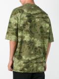 camouflage print T-shirt