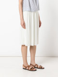 pleated skirt 