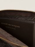 'Classic Embossed A'拉链方形钱包