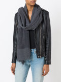 contrast scarf 