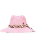 'Virginie' hat