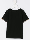short-sleeved T-shirt