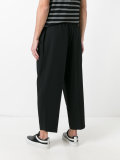 loose-fit cropped trousers
