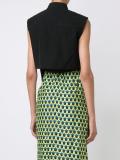 sleeveless cropped shirt