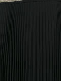 pleated skirt 