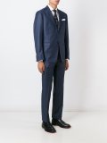 合身剪裁西装