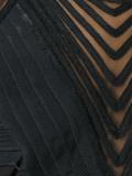 shortsleeved gown 