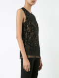 sleeveless top 