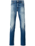 slim-fit jeans 