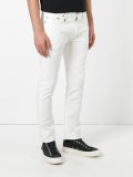 skinny fit jeans