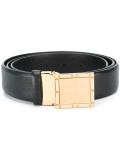 buckled belt 